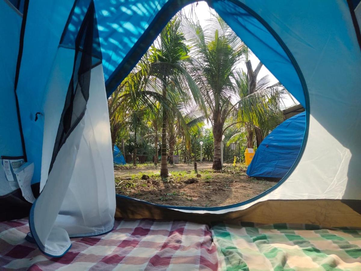 Whistling Waves Beach Resort Ānjarle Exterior photo